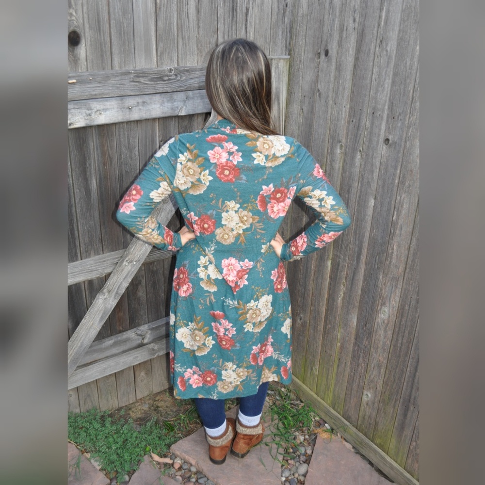 Haptics Hunter Green Floral Duster Sweater - Picture 2 of 4